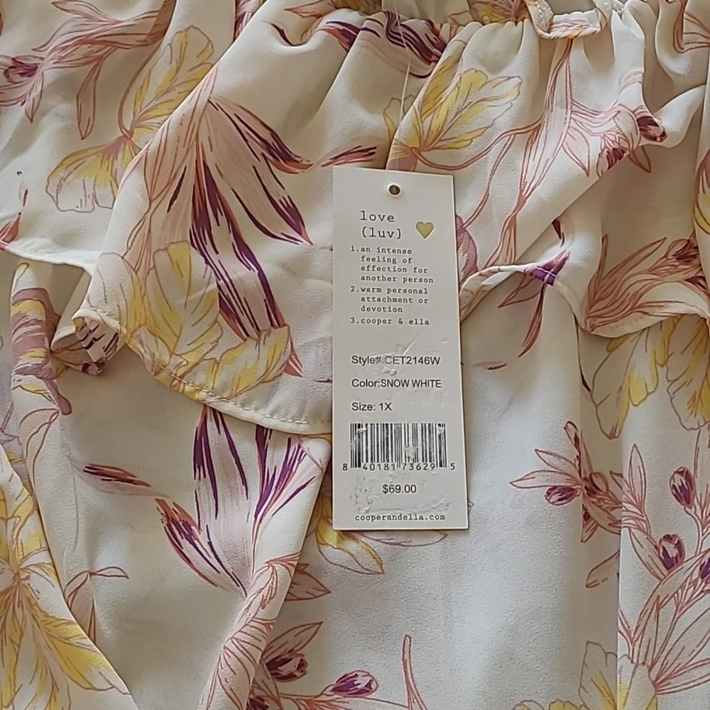 Copper & Ella Floral top, 1X, White with flower prints - Picture 6 of 6